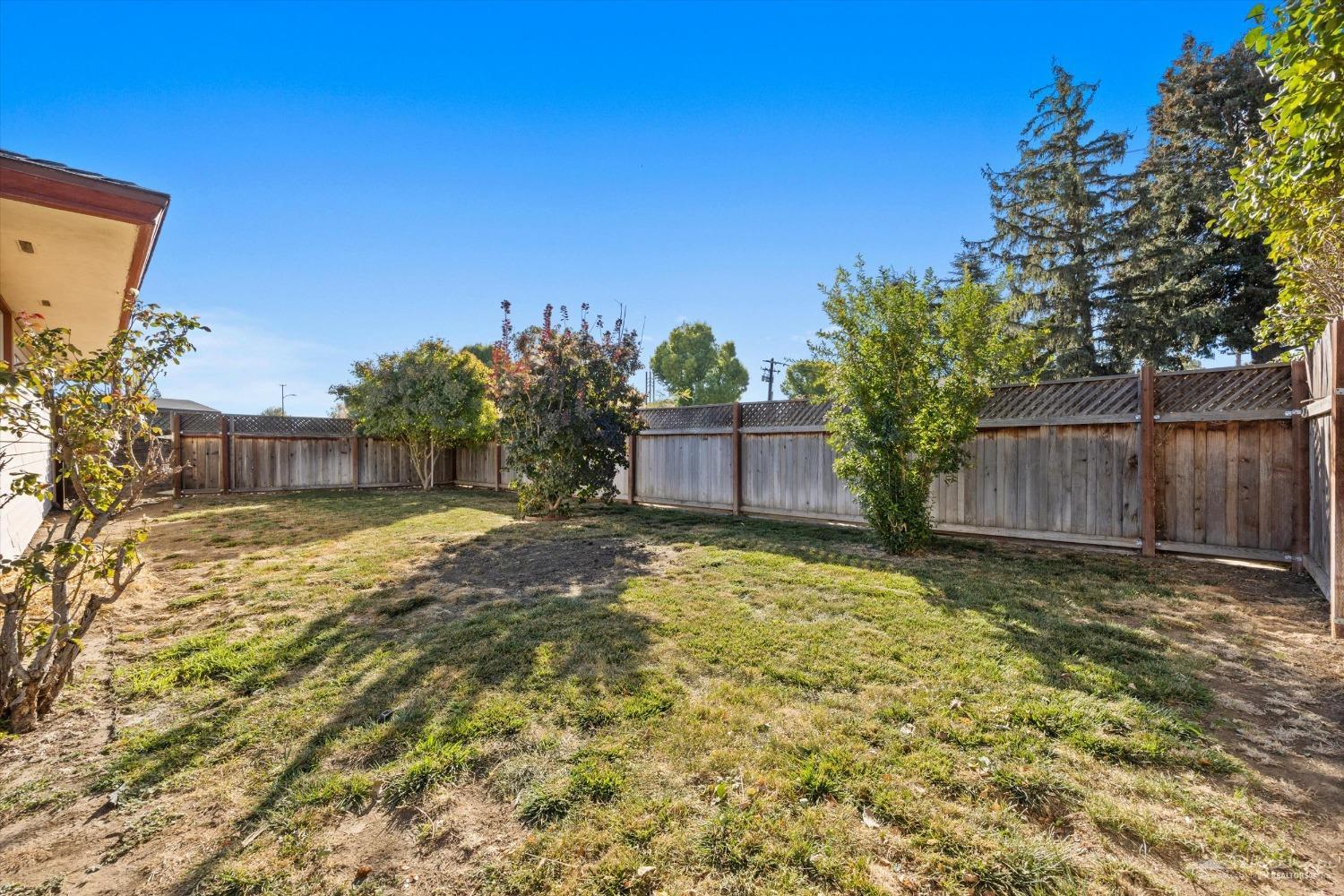 511 S Snyder Avenue
