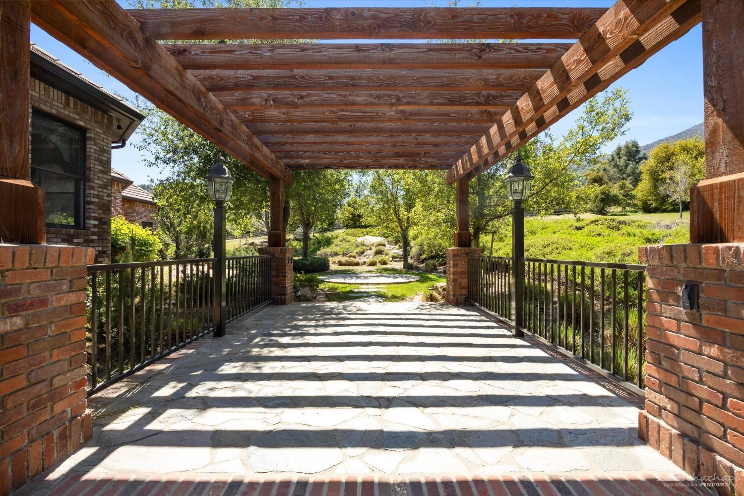 28641 Valley Oak Road