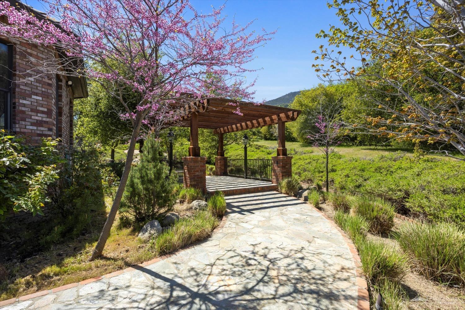 28641 Valley Oak Road