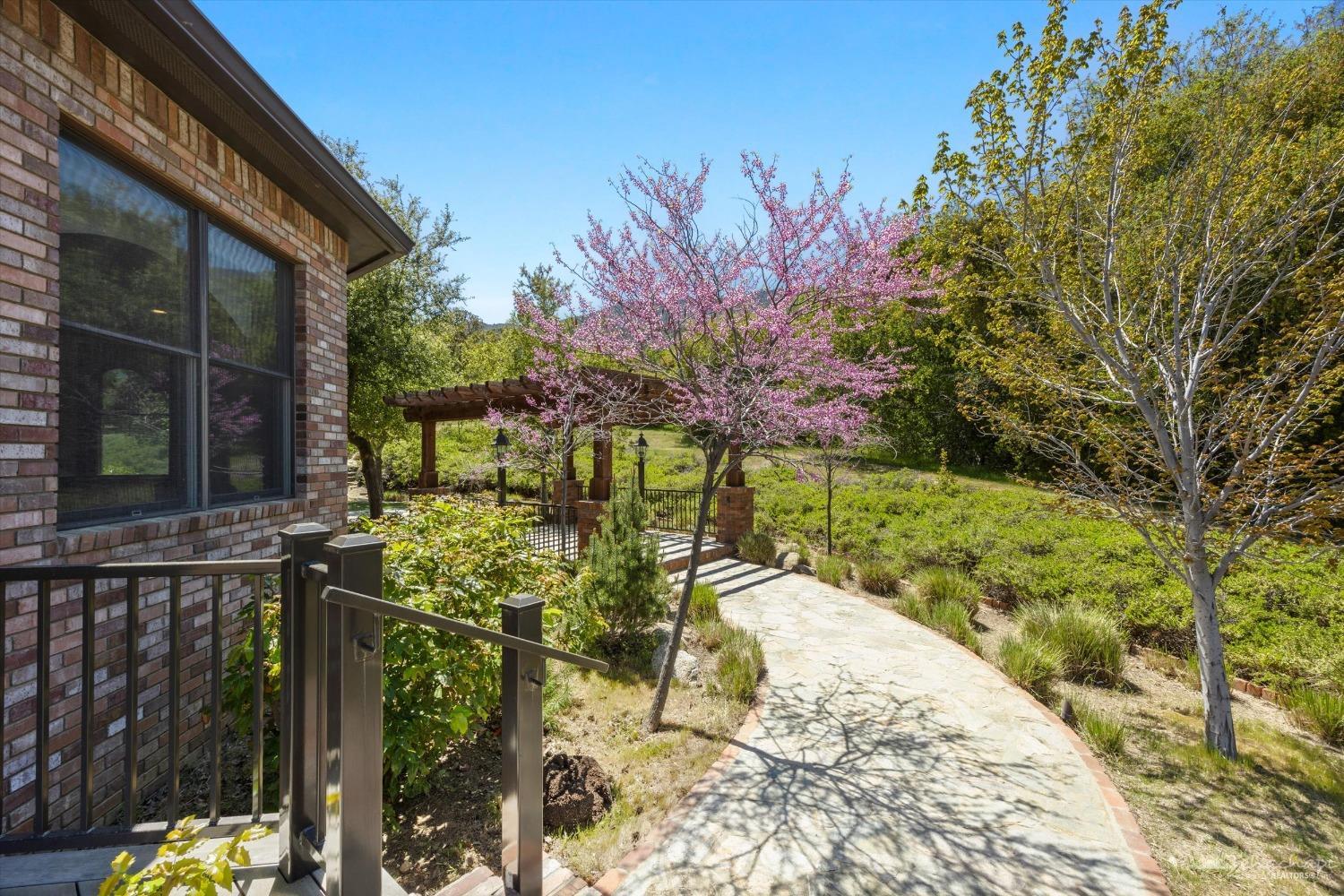 28641 Valley Oak Road