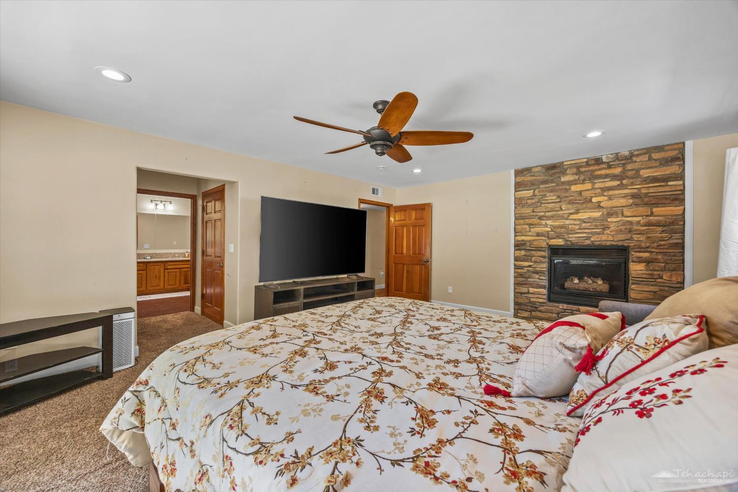 19437 Pine Summit Court