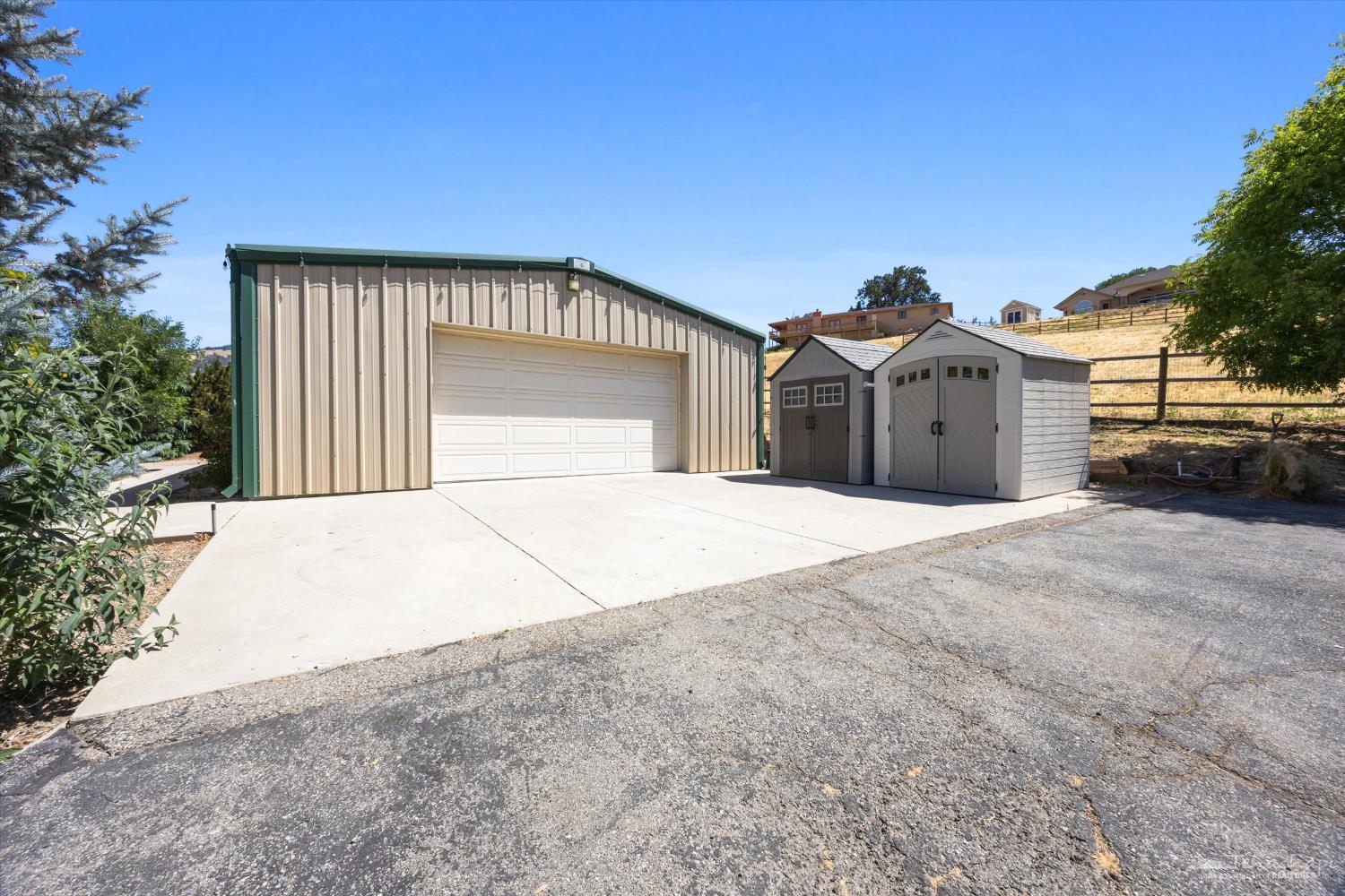 23740 Lakeview Drive