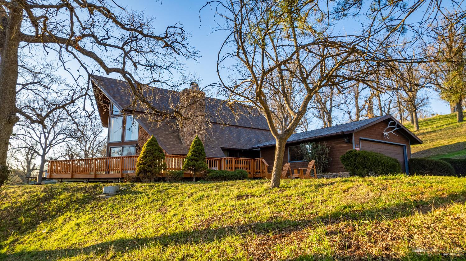24450 Oaktree Court