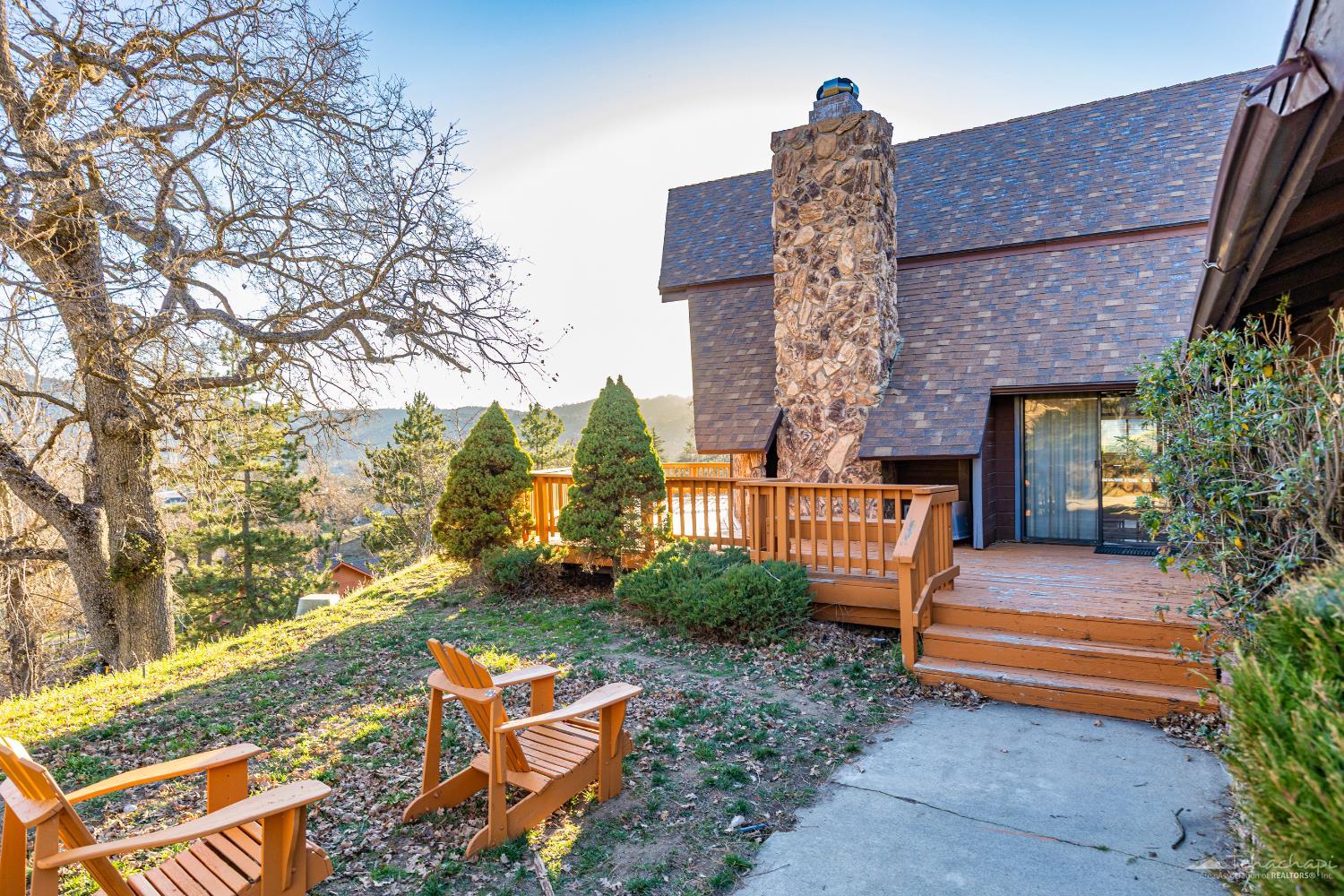 24450 Oaktree Court