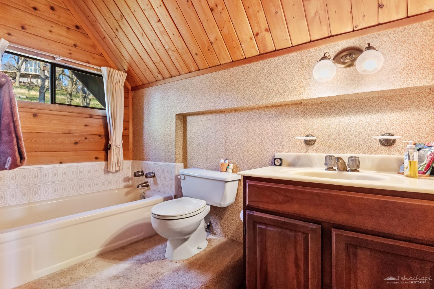24450 Oaktree Court