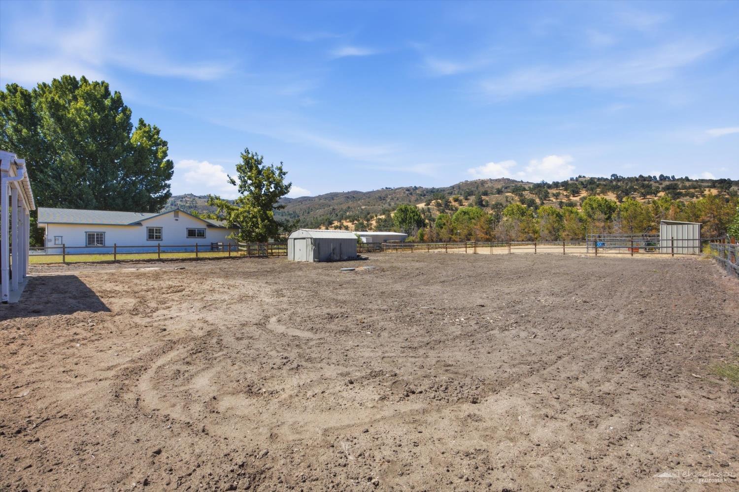 23461 Lakeview Drive