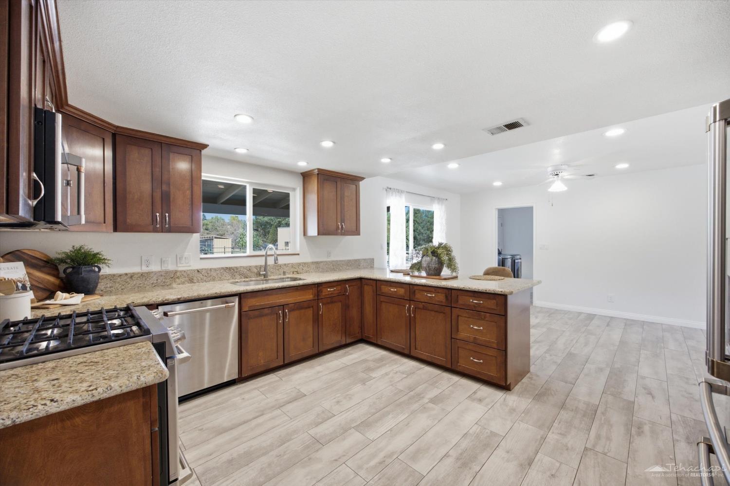 23461 Lakeview Drive