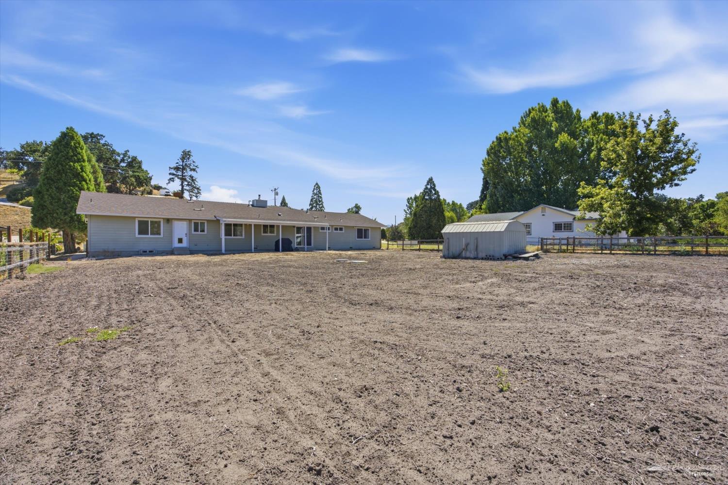 23461 Lakeview Drive