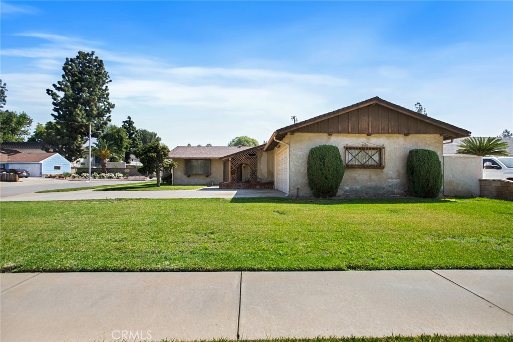 1250 N Garsden