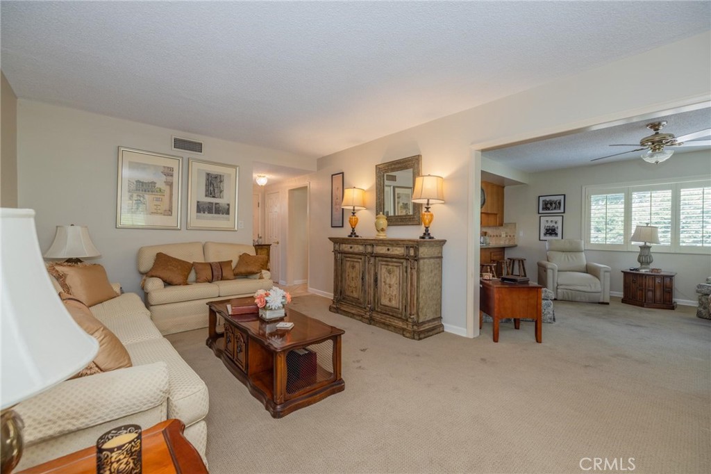 516 E Los Amigos Avenue