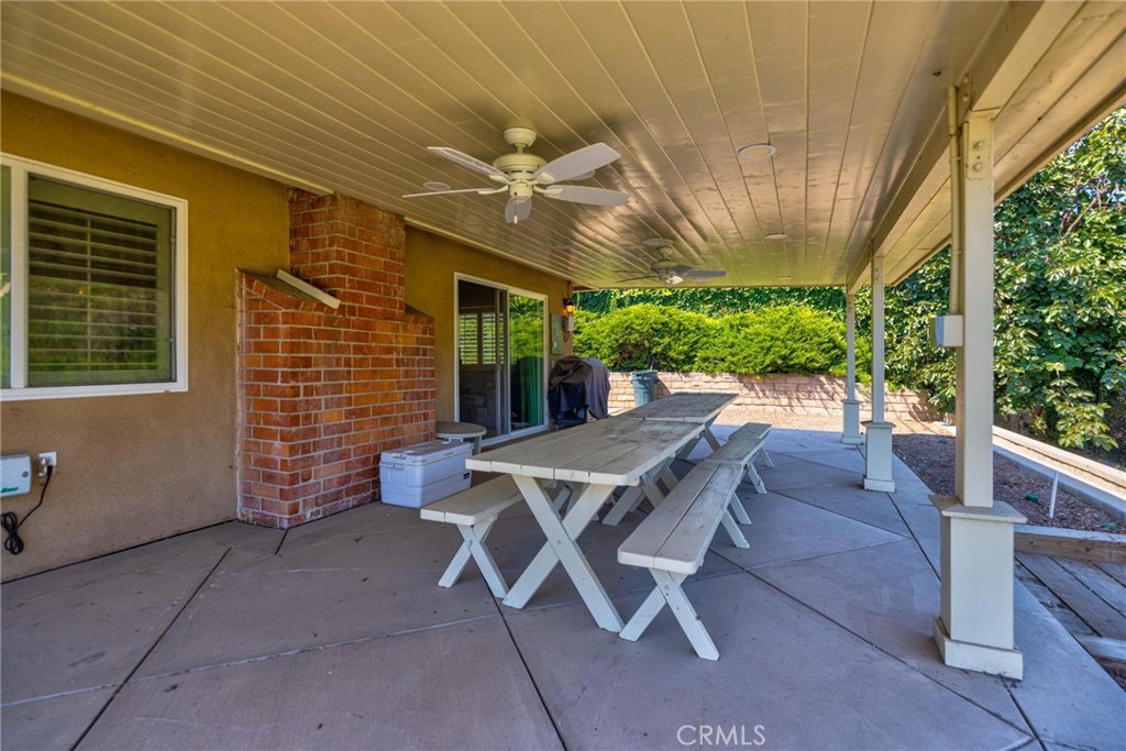 516 E Los Amigos Avenue