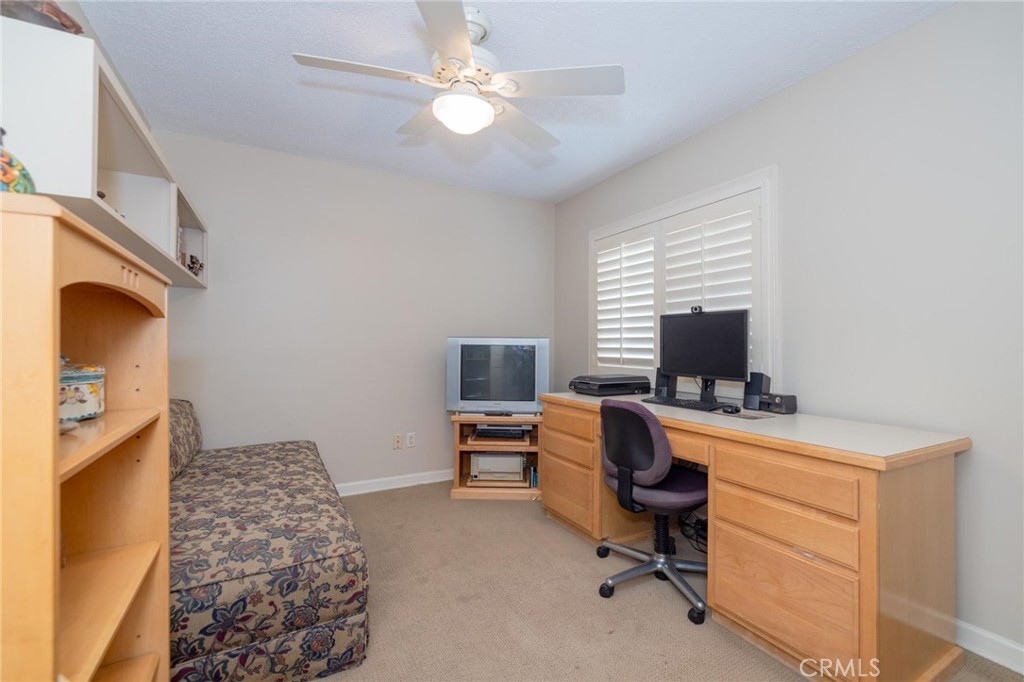 516 E Los Amigos Avenue