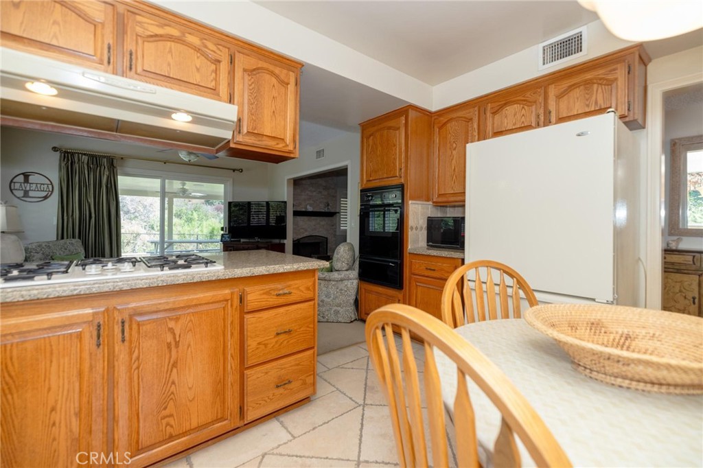 516 E Los Amigos Avenue