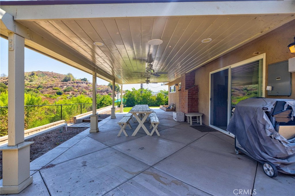 516 E Los Amigos Avenue