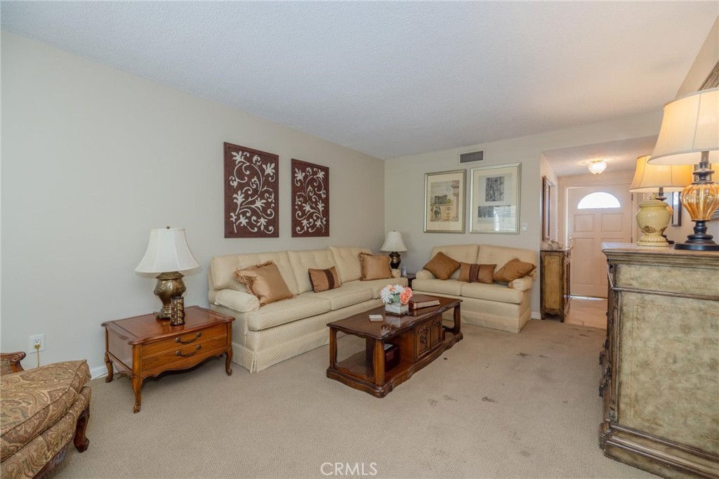 516 E Los Amigos Avenue