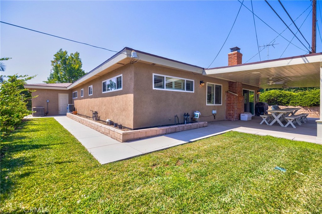 516 E Los Amigos Avenue