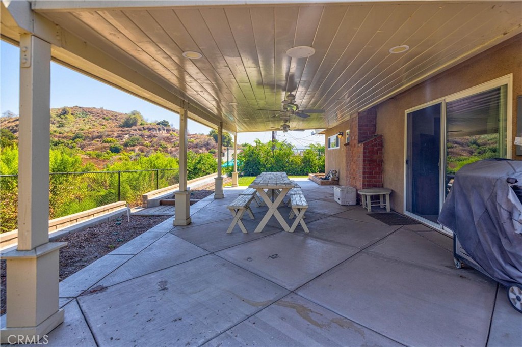 516 E Los Amigos Avenue