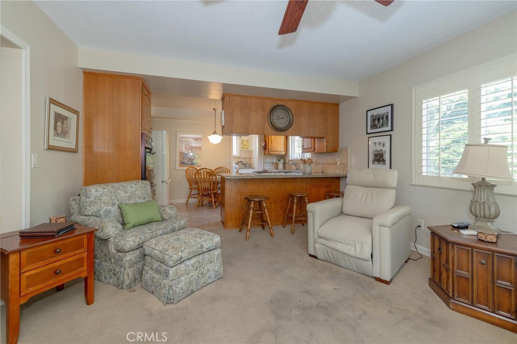 516 E Los Amigos Avenue