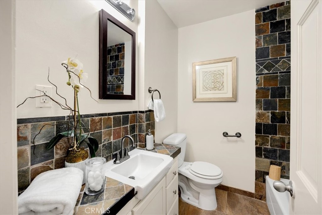 10718 Shellyfield Road