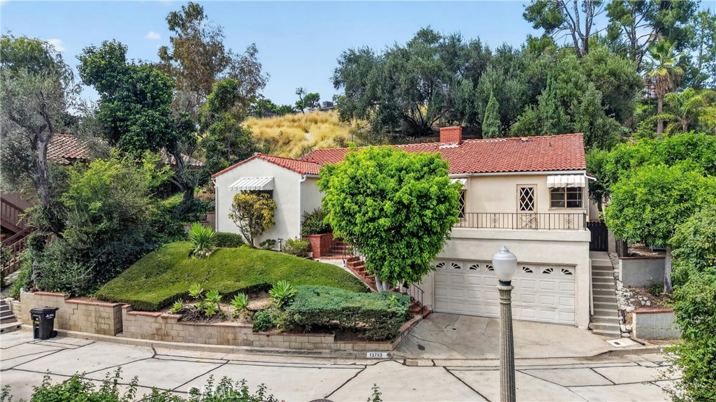 13705 Glen Court