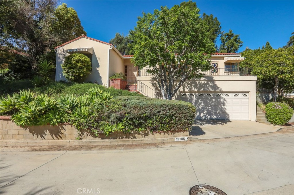 13705 Glen Court