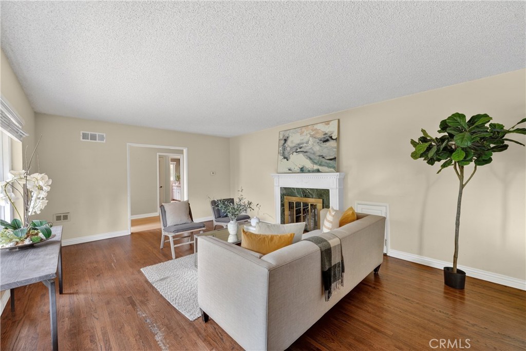13705 Glen Court
