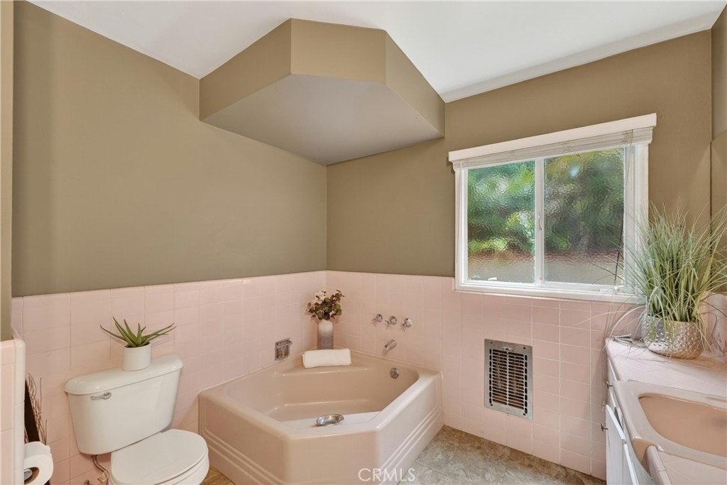 13705 Glen Court