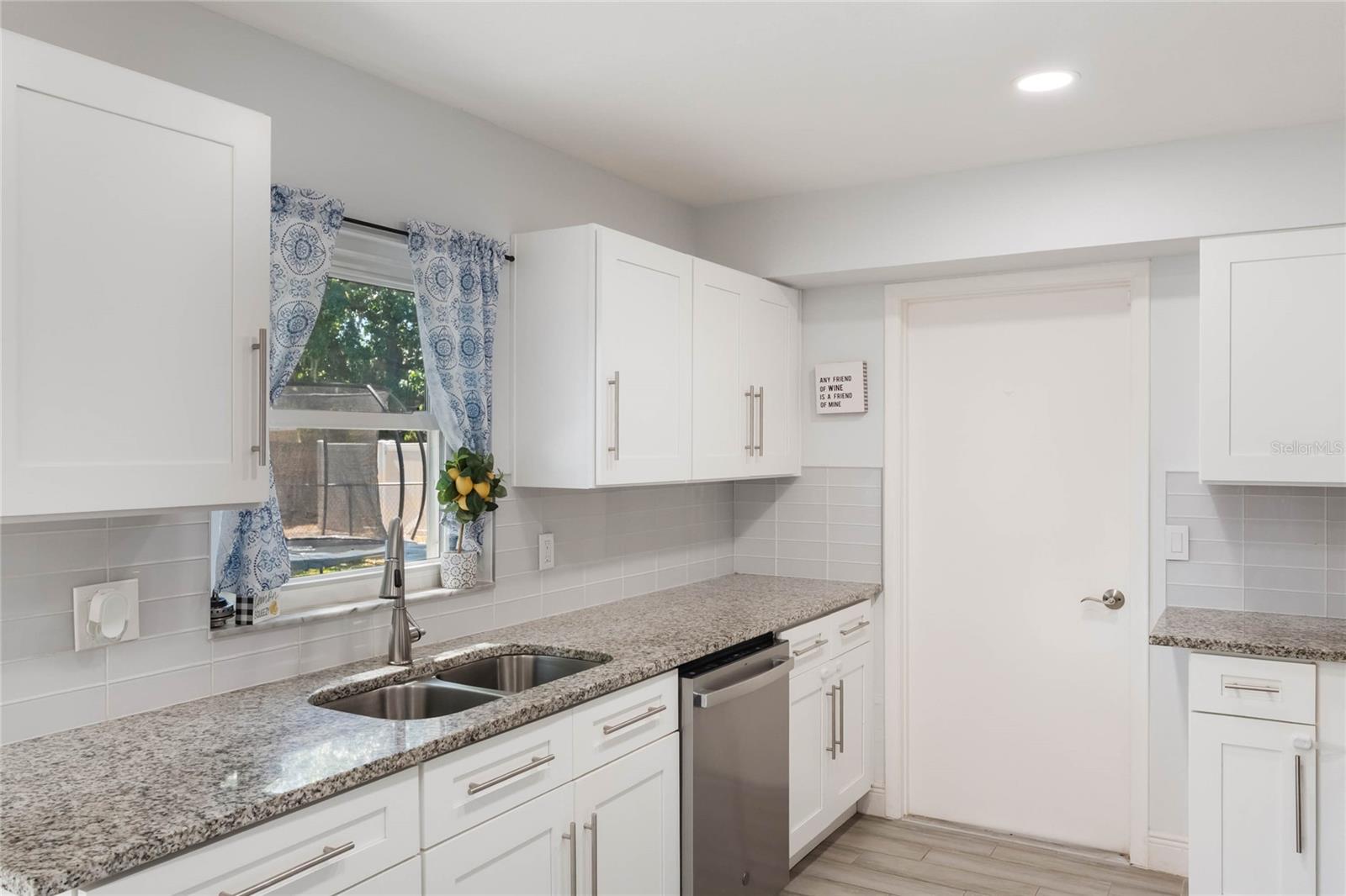 284 MISSISSIPPI WOODS LN