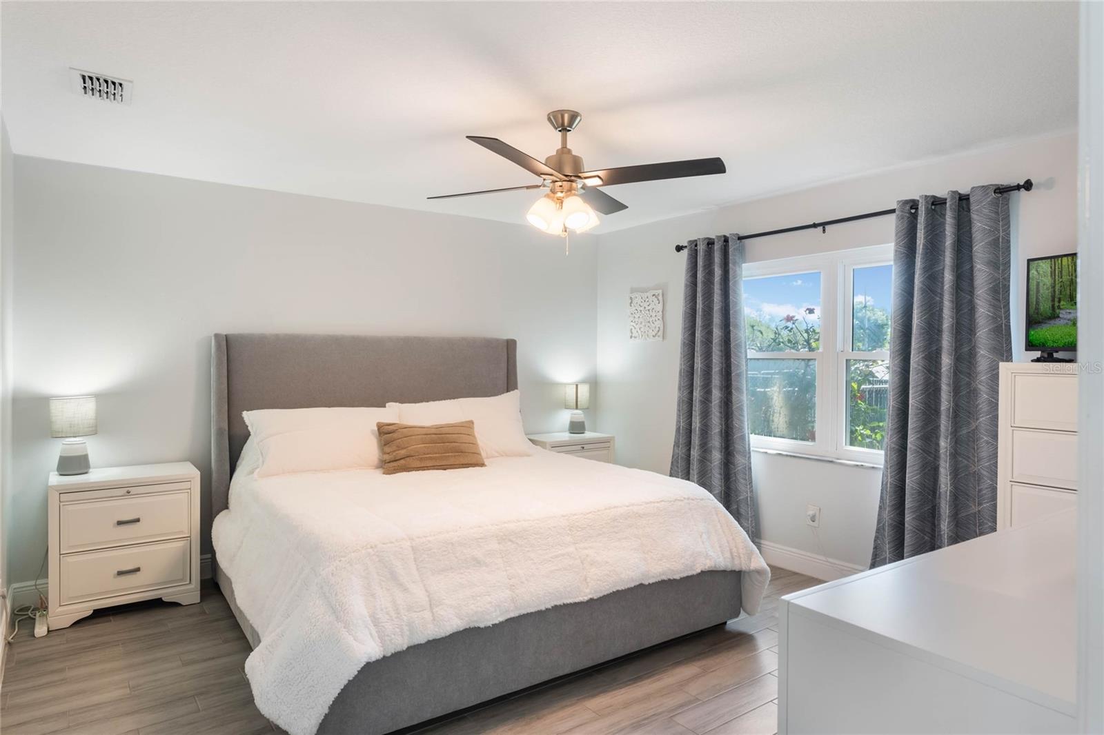 284 MISSISSIPPI WOODS LN