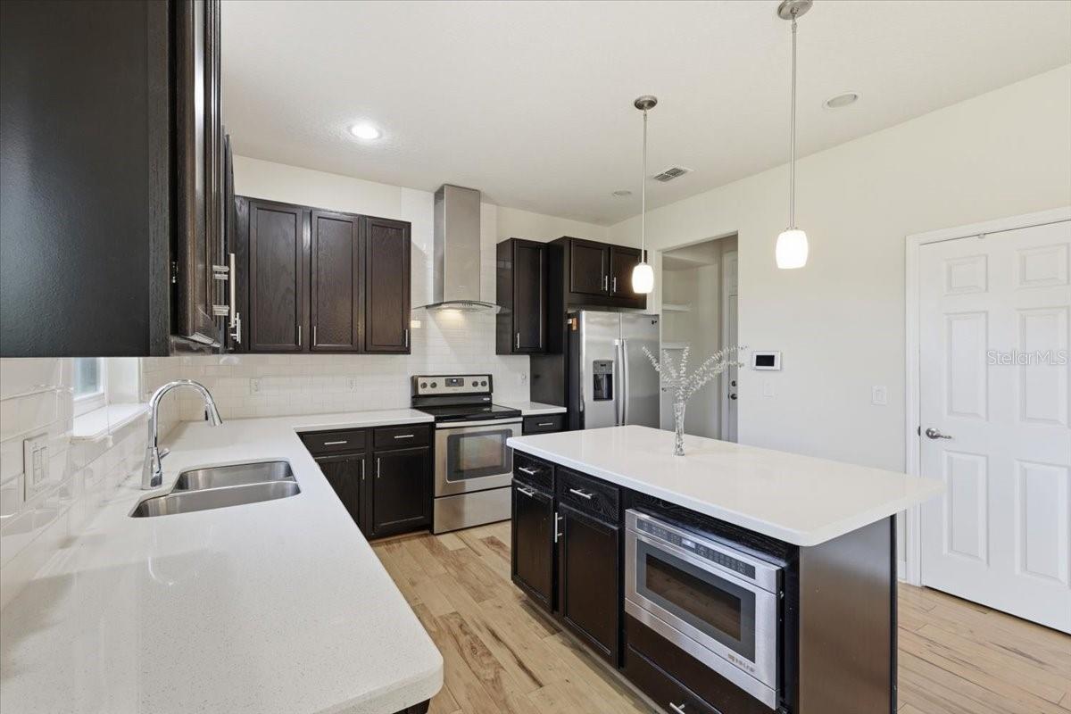 4968 LONGMEADOW PARK ST