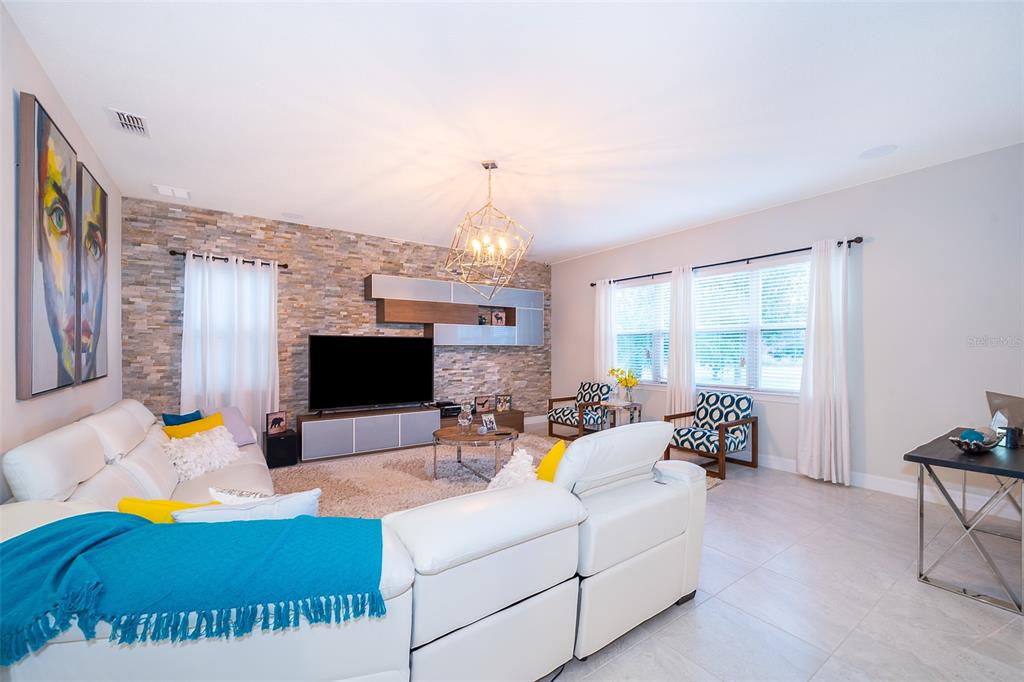 10813 LEMON LAKE BLVD