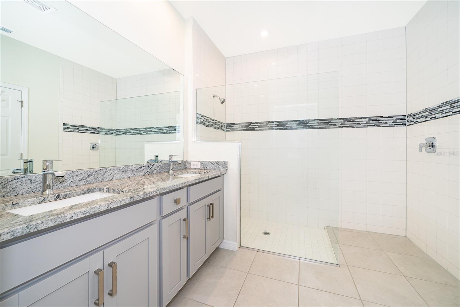 3293 JACKSON BLUFF WAY