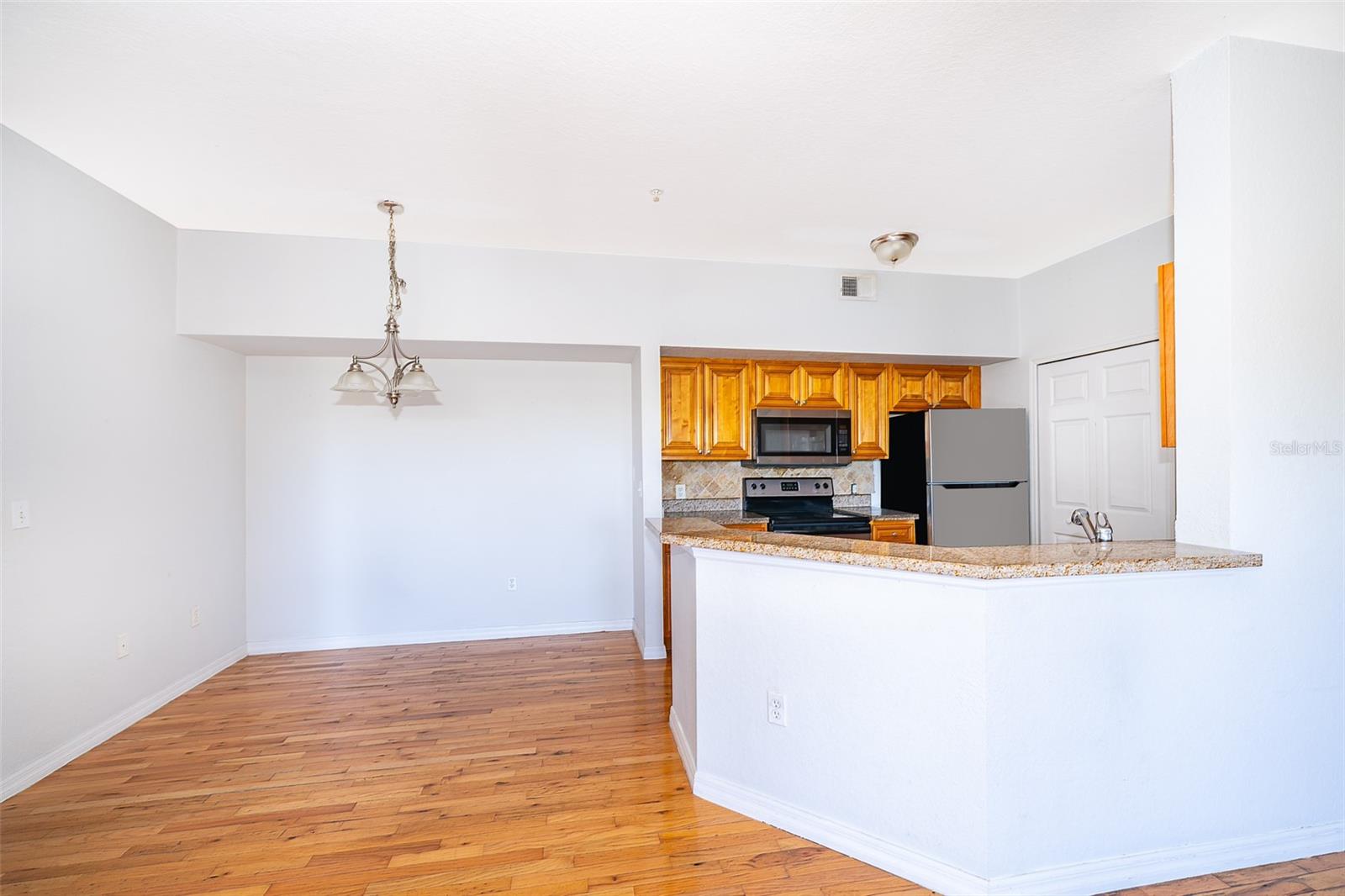 6059 WESTGATE DR #423