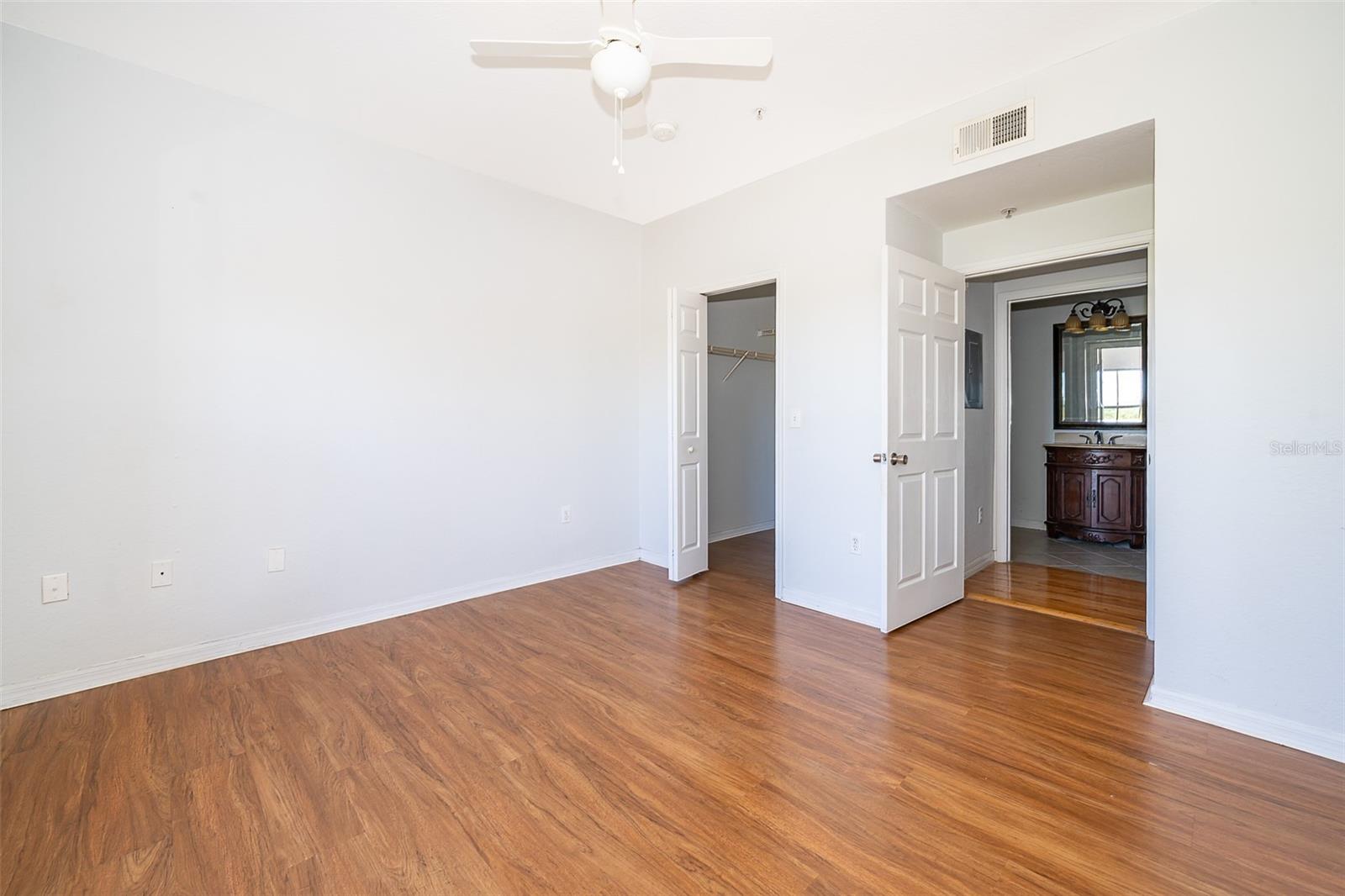 6059 WESTGATE DR #423