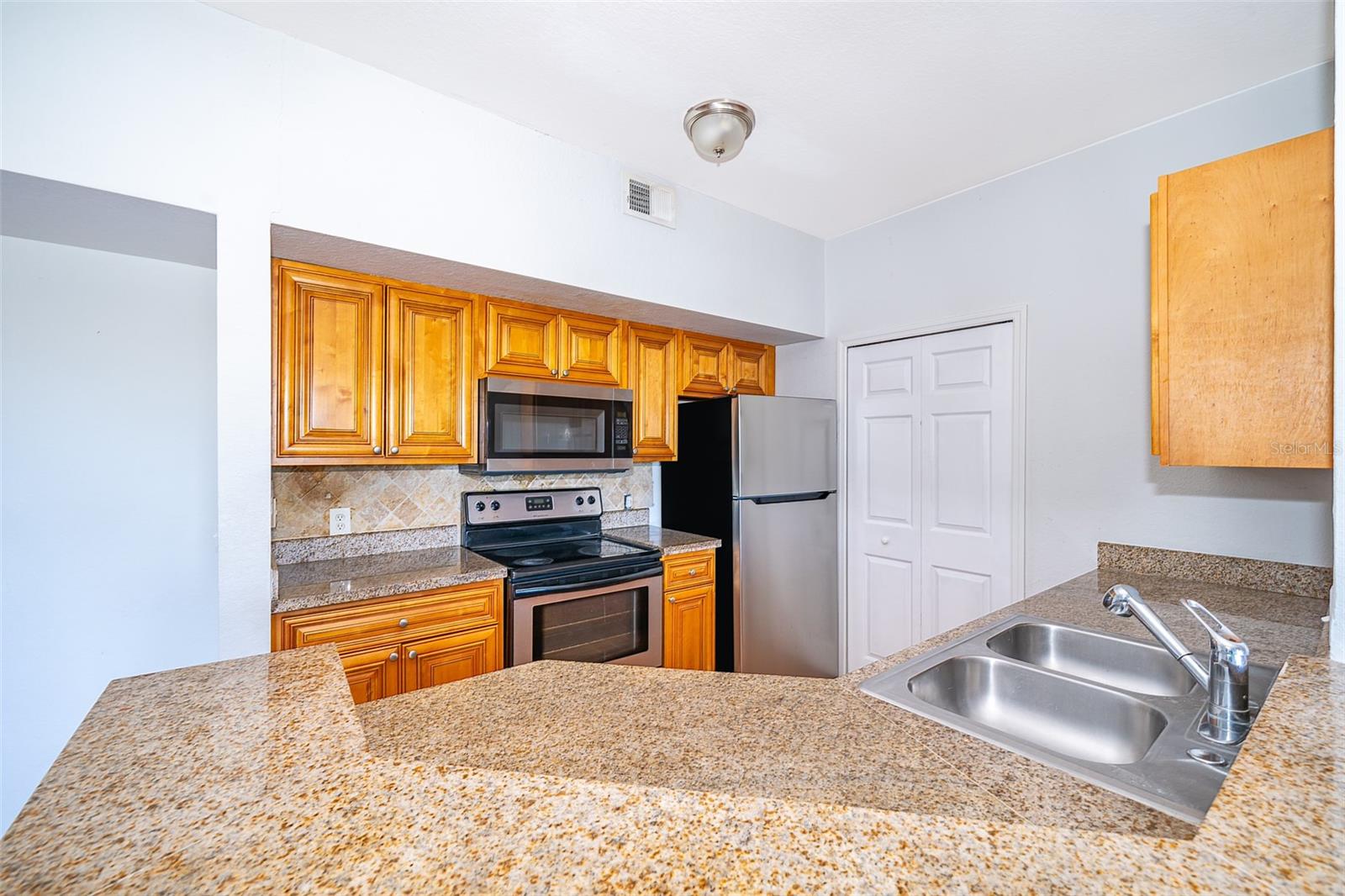 6059 WESTGATE DR #423