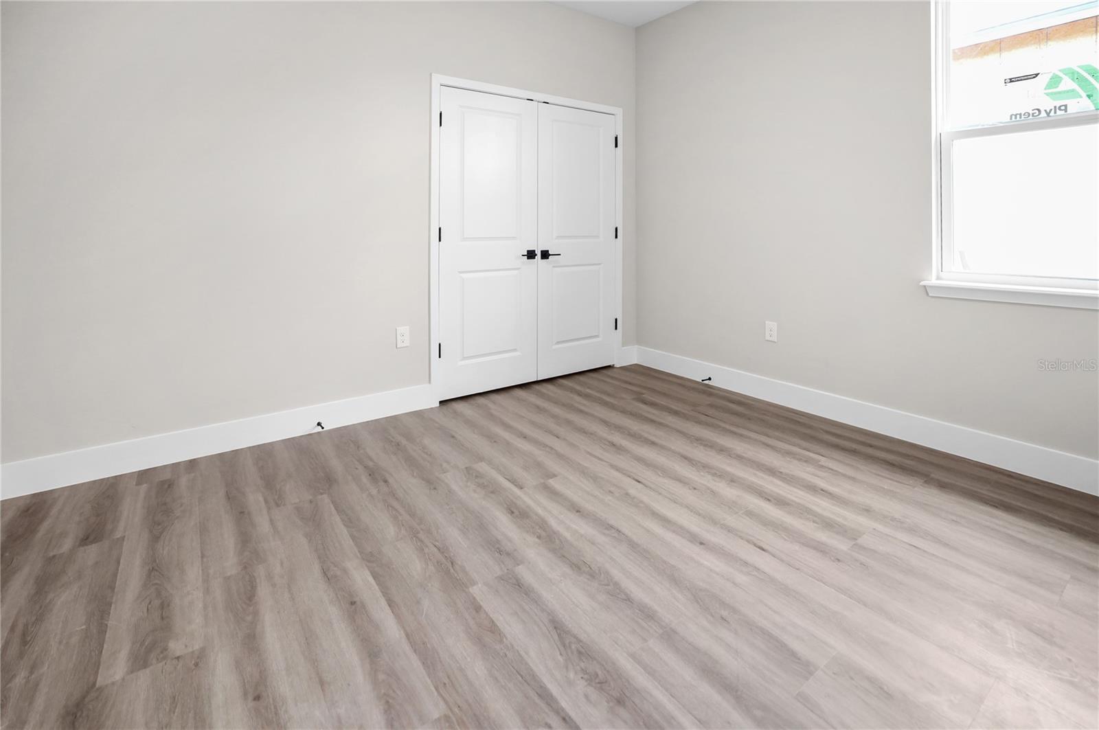 1434 SARASOTA DR