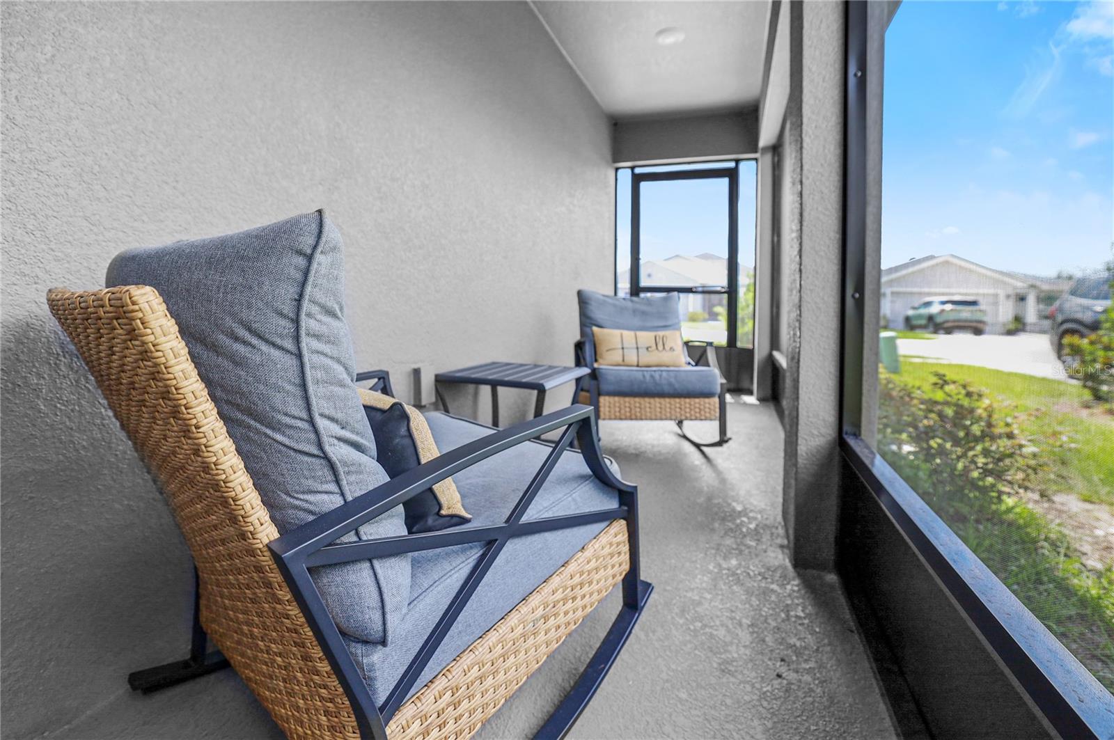 211 FOXTAIL LOOP