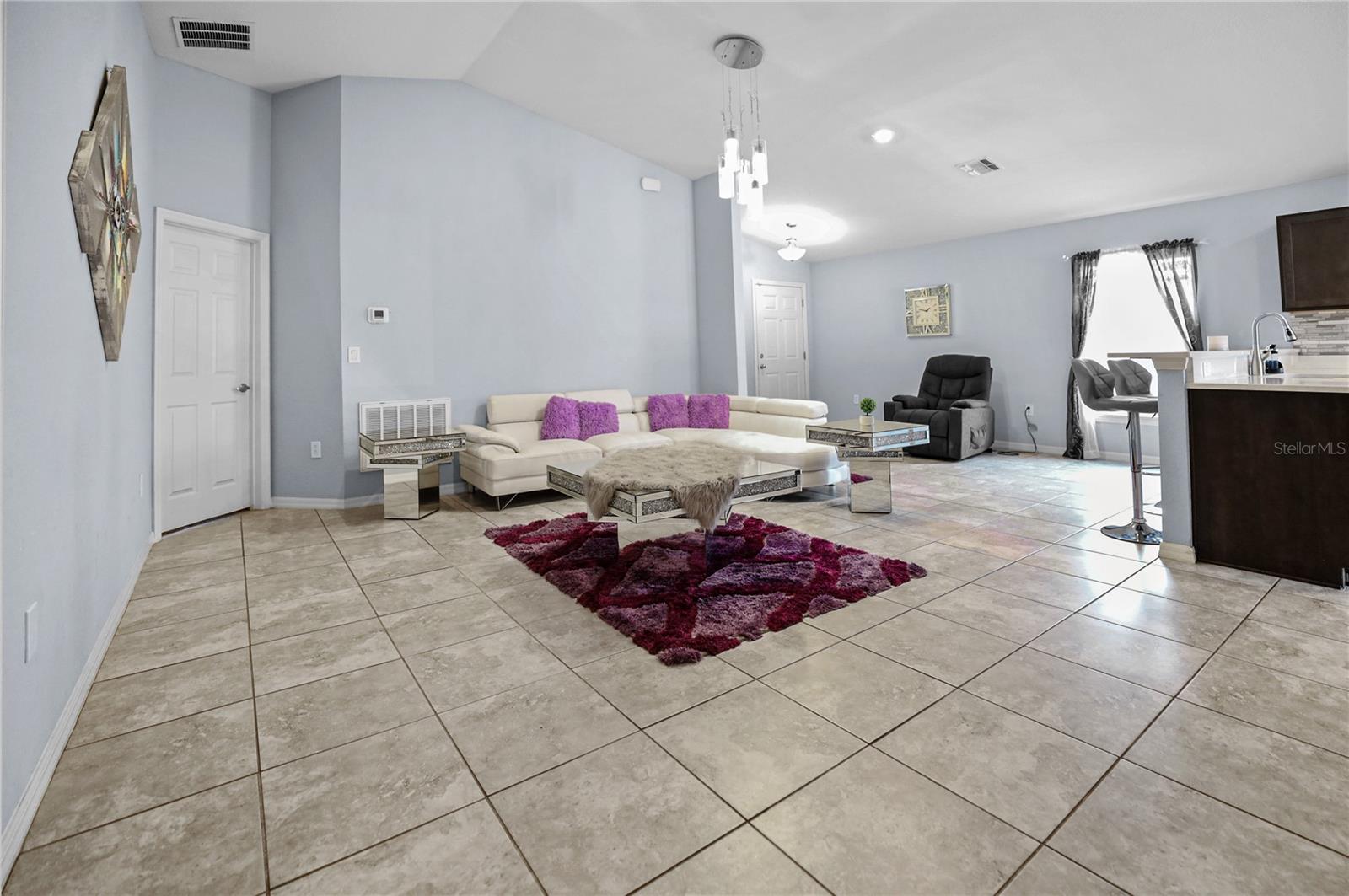 211 FOXTAIL LOOP