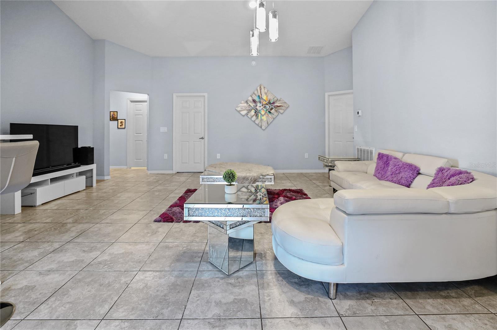 211 FOXTAIL LOOP