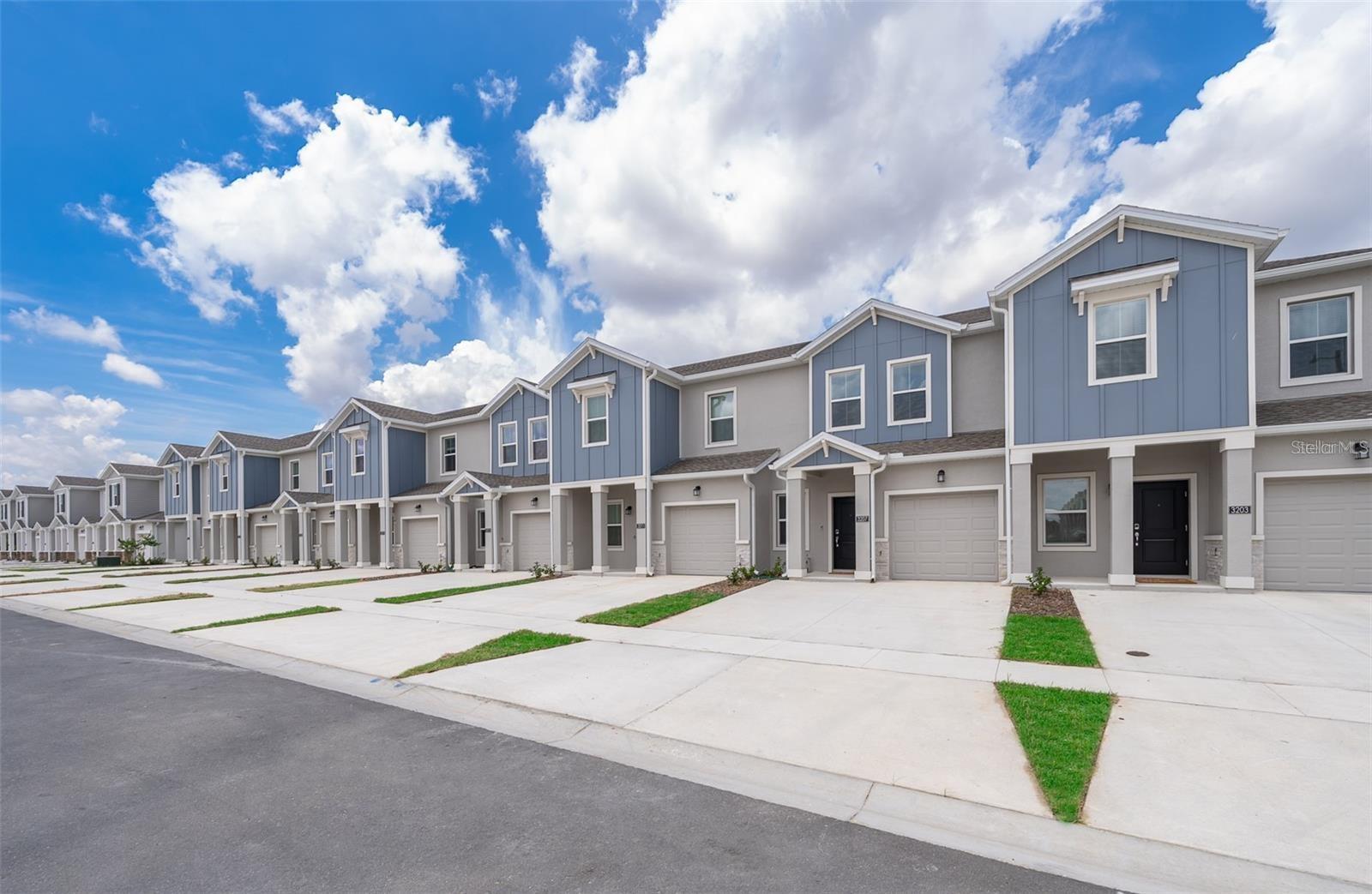 3211 LAURENT LOOP