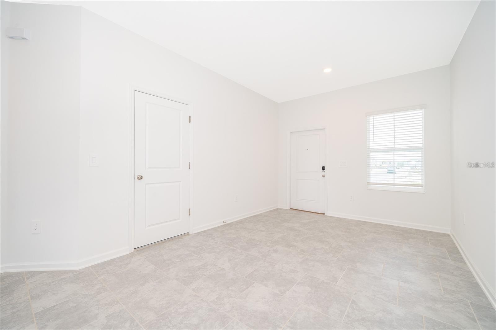 3211 LAURENT LOOP