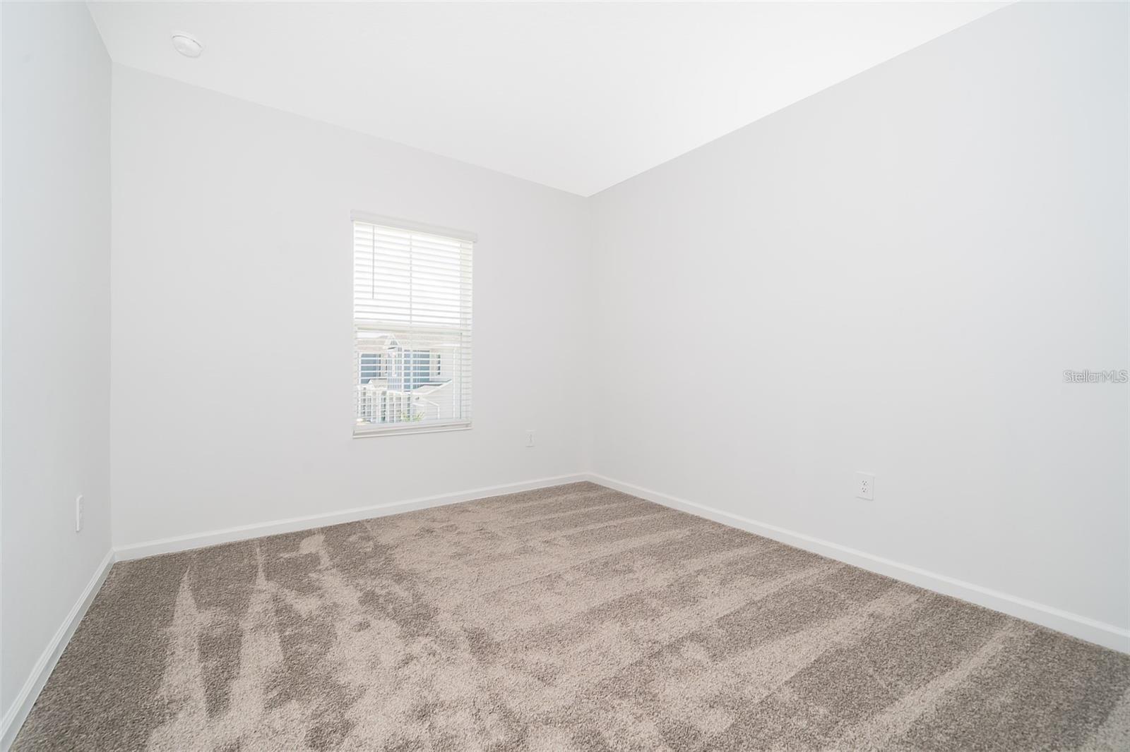 3211 LAURENT LOOP