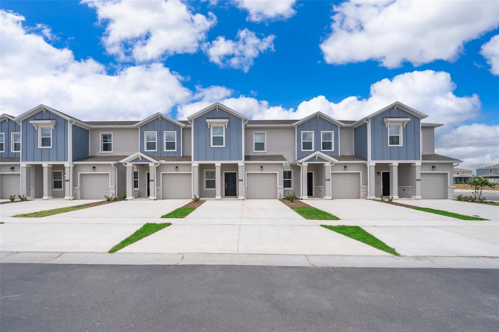 3211 LAURENT LOOP