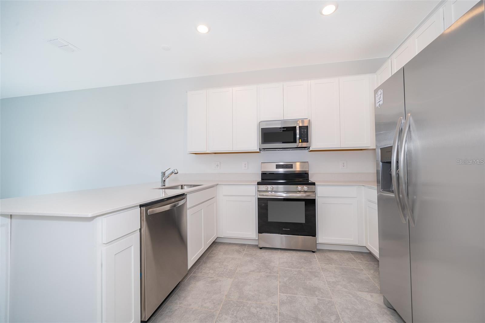 3211 LAURENT LOOP