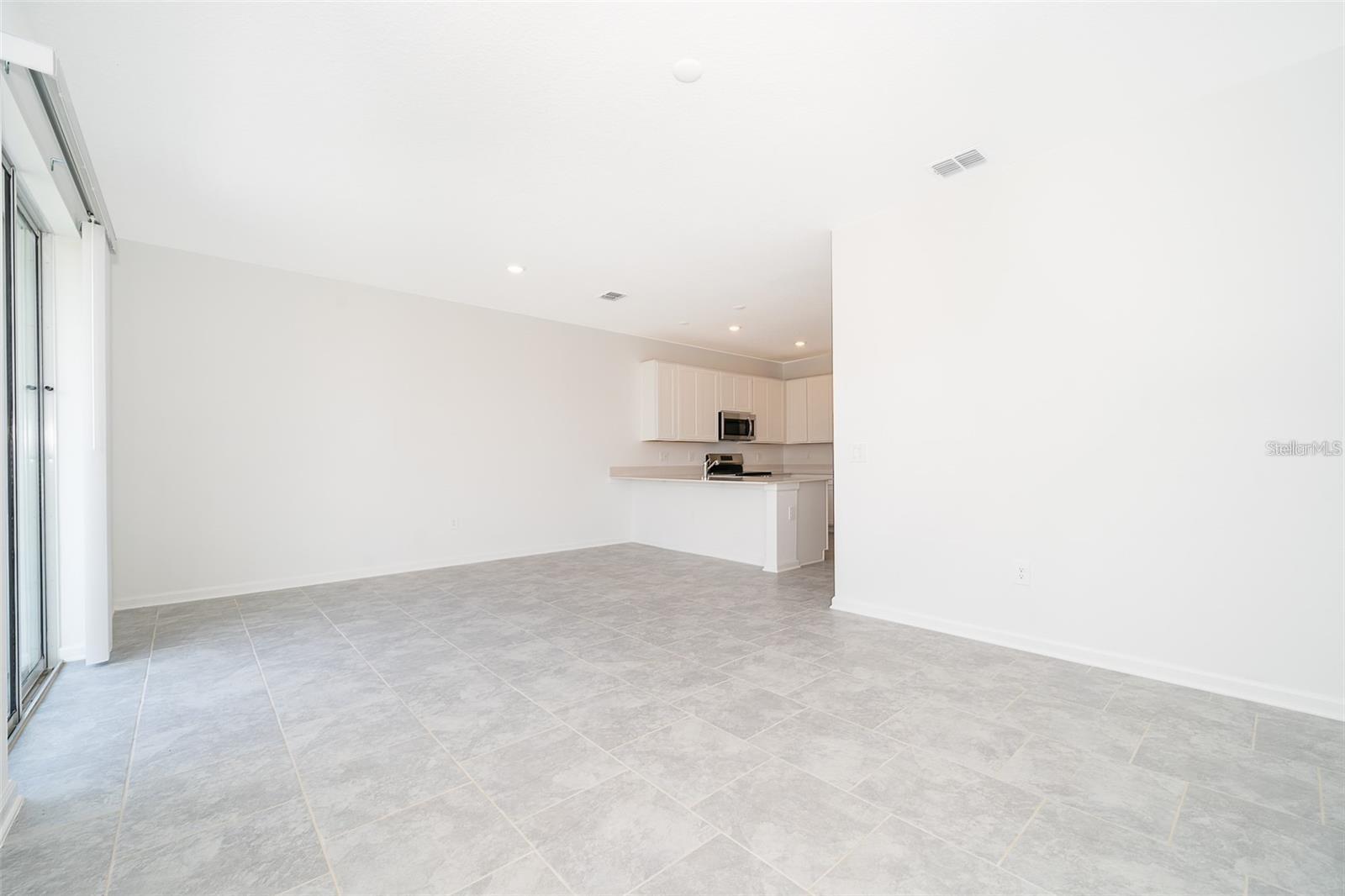 3211 LAURENT LOOP