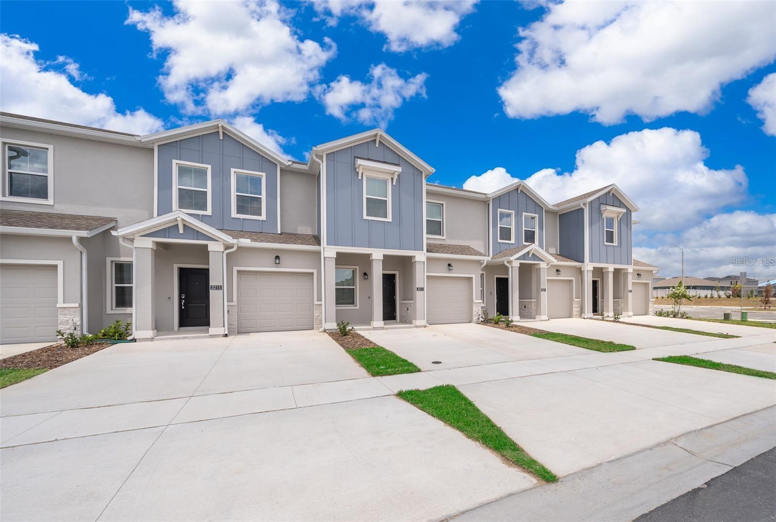 3211 LAURENT LOOP