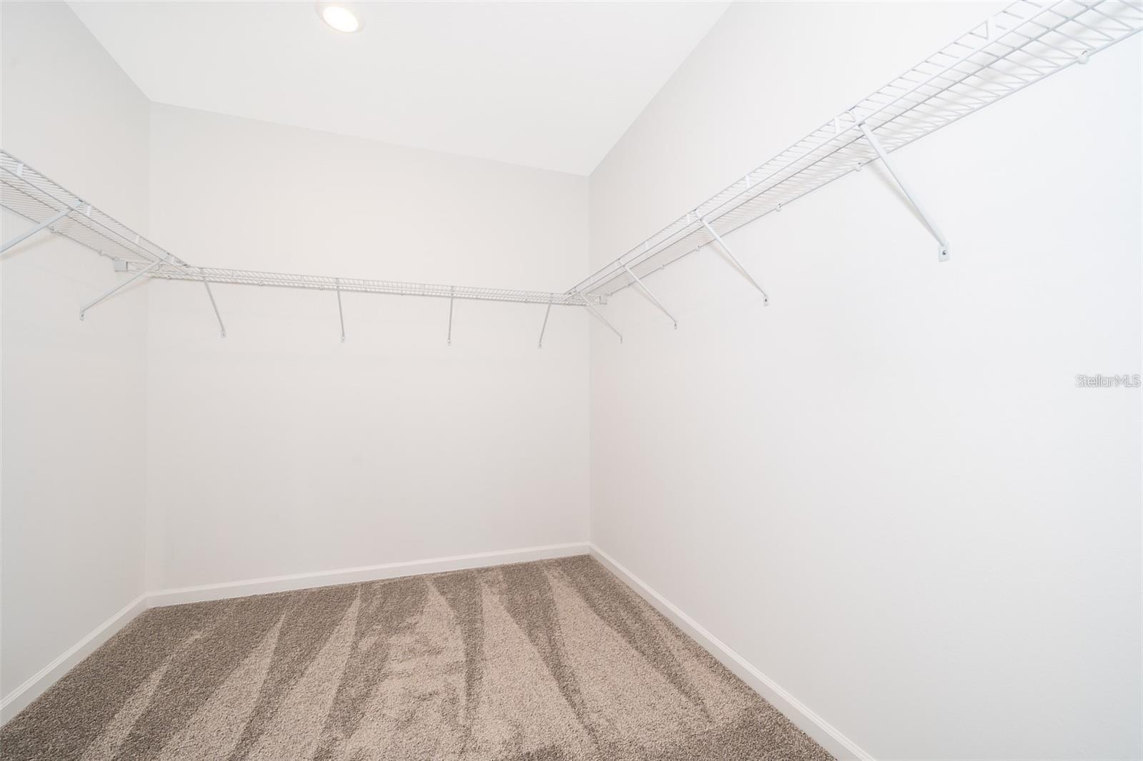 3211 LAURENT LOOP