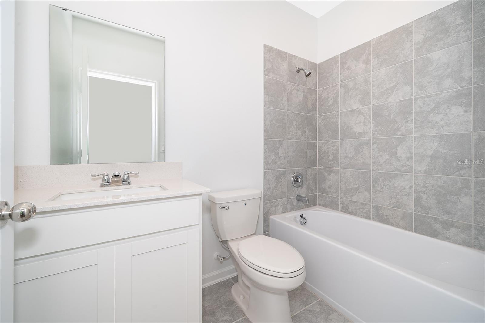 3211 LAURENT LOOP
