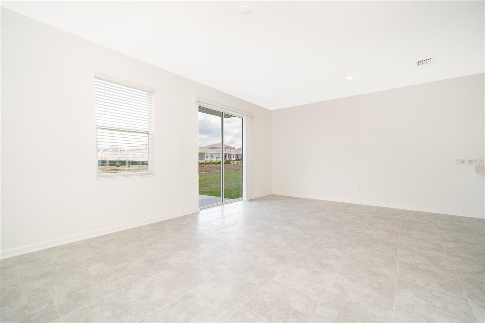 3211 LAURENT LOOP