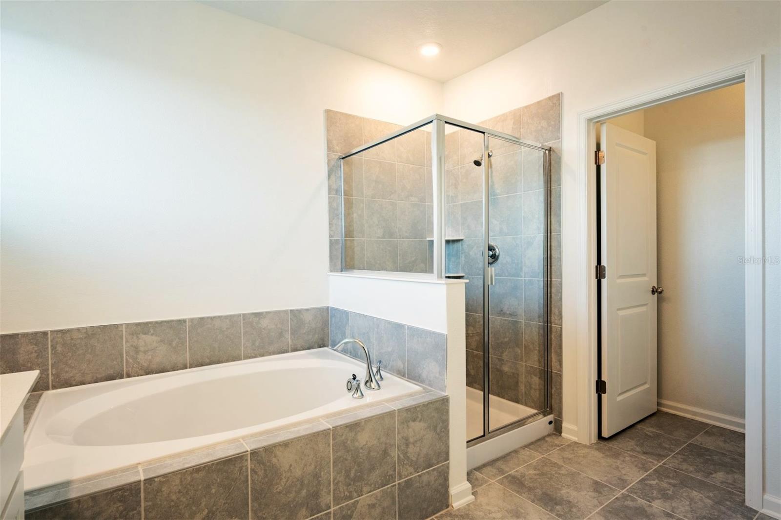 286 BOGEY DR